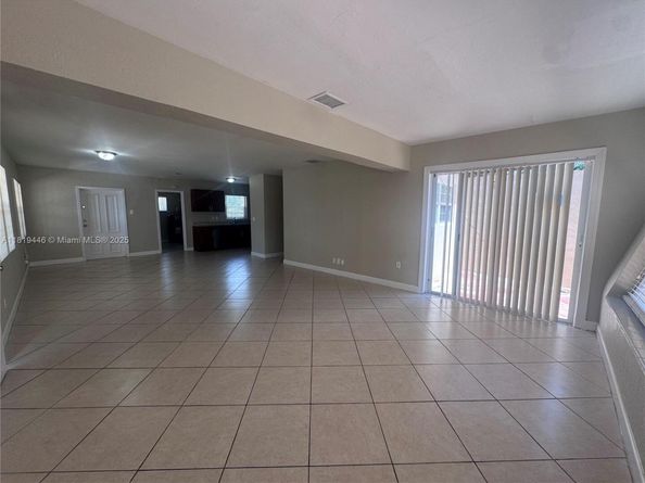 7491 Fillmore St, Hollywood FL 33024