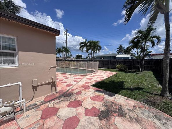 7491 Fillmore St, Hollywood FL 33024