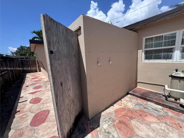 7491 Fillmore St, Hollywood FL 33024
