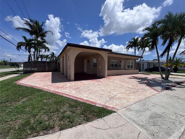 7491 Fillmore St, Hollywood FL 33024