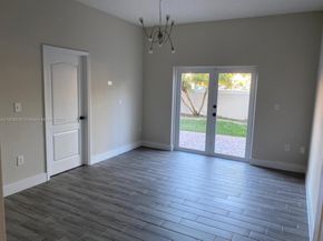 5521 SW 158th Ct, Miami FL 33185