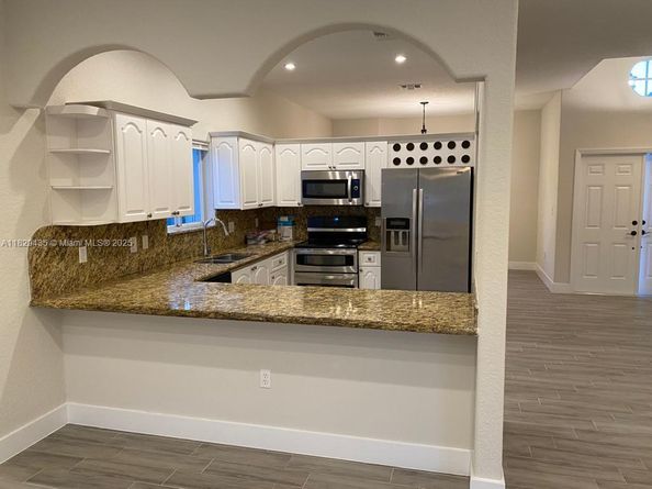 5521 SW 158th Ct, Miami FL 33185