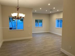 5521 SW 158th Ct, Miami FL 33185