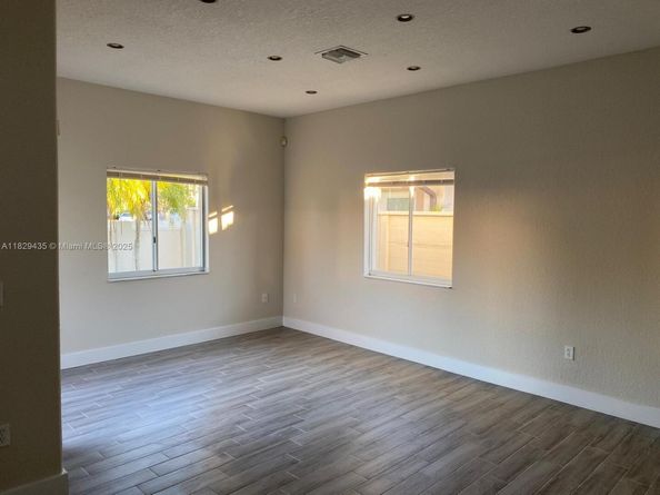 5521 SW 158th Ct, Miami FL 33185