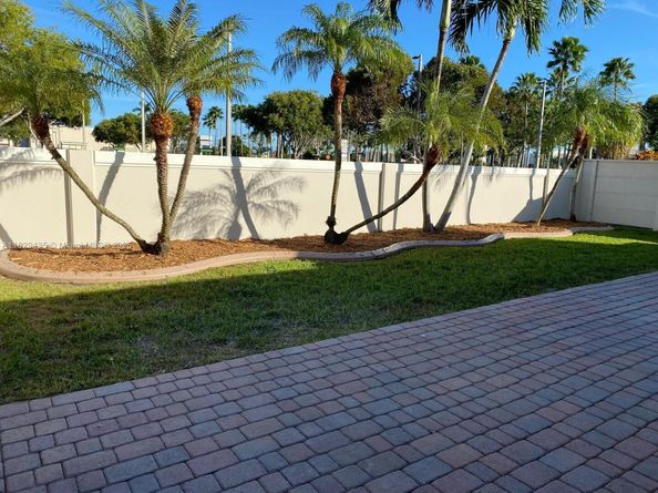 5521 SW 158th Ct, Miami FL 33185