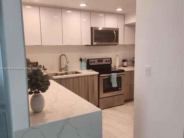 4330 Hillcrest Dr 414, Hollywood FL 33021