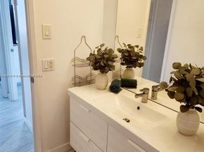 4330 Hillcrest Dr 414, Hollywood FL 33021