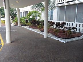 4330 Hillcrest Dr 414, Hollywood FL 33021