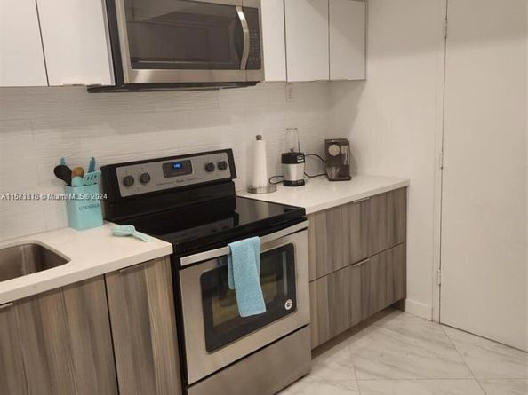 4330 Hillcrest Dr 414, Hollywood FL 33021