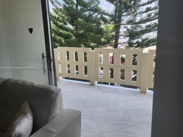 4330 Hillcrest Dr 414, Hollywood FL 33021