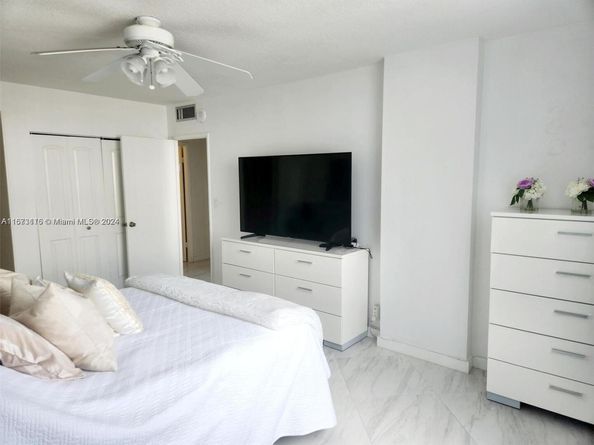 4330 Hillcrest Dr 414, Hollywood FL 33021