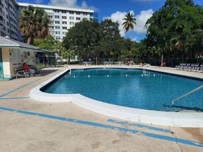 4330 Hillcrest Dr 414, Hollywood FL 33021