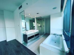 650 NE 32nd St 3508, Miami FL 33137