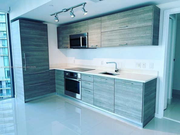 650 NE 32nd St 3508, Miami FL 33137