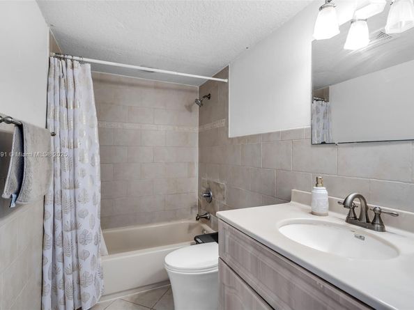 6306 Moseley St 1, Hollywood FL 33024