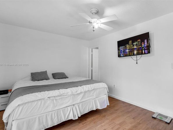6306 Moseley St 1, Hollywood FL 33024
