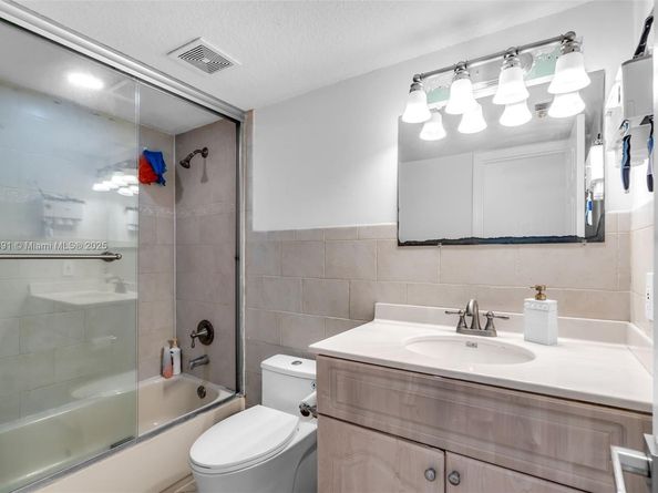6306 Moseley St 1, Hollywood FL 33024