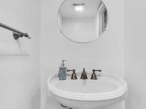 6306 Moseley St 1, Hollywood FL 33024