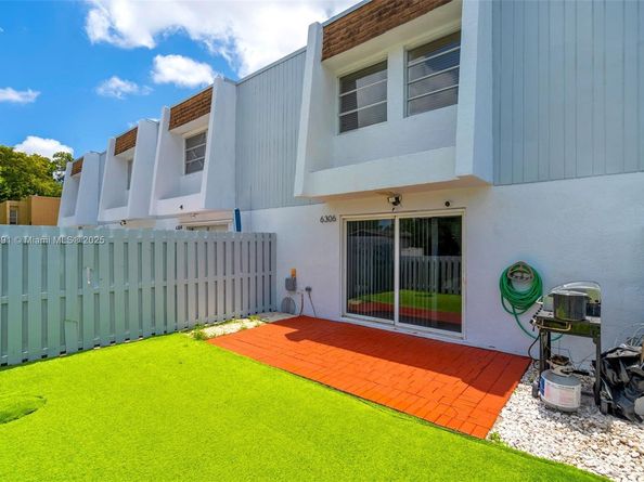 6306 Moseley St 1, Hollywood FL 33024