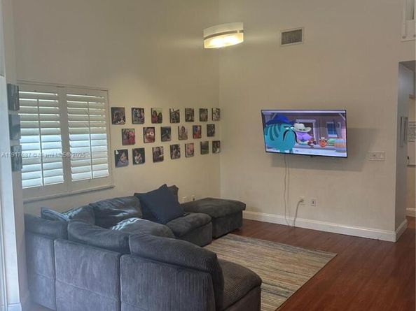 3195 N 36th Ave, Hollywood FL 33021