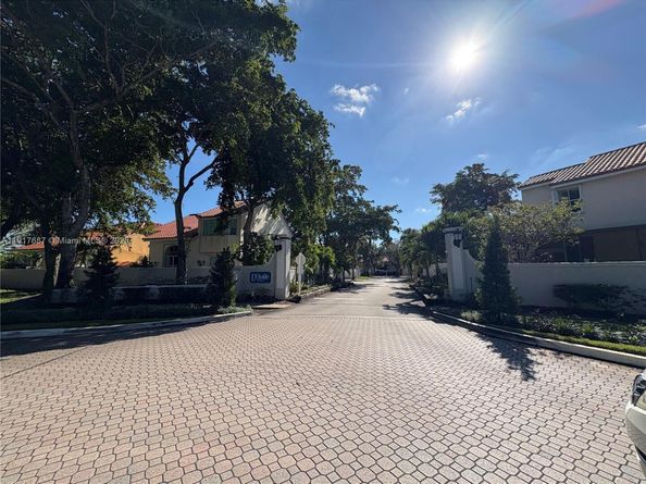 3195 N 36th Ave, Hollywood FL 33021