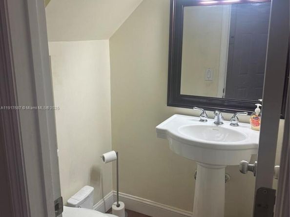 3195 N 36th Ave, Hollywood FL 33021