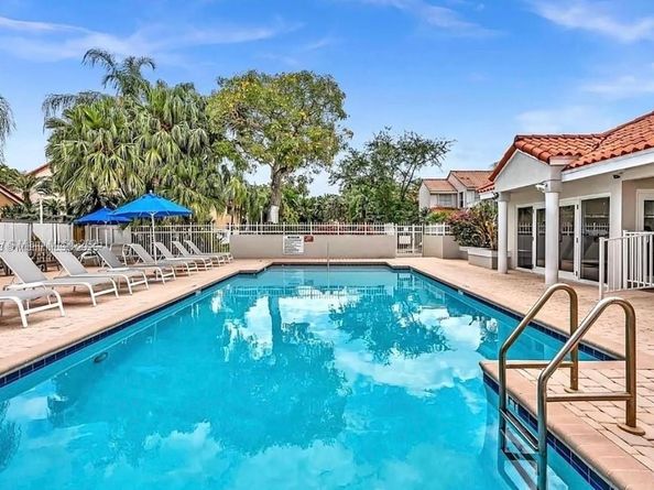 3195 N 36th Ave, Hollywood FL 33021