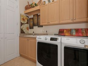 610 W Enclave Cir W, Pembroke Pines FL 33027