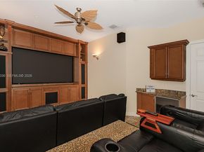 610 W Enclave Cir W, Pembroke Pines FL 33027