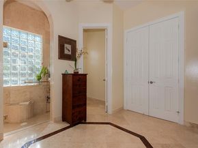610 W Enclave Cir W, Pembroke Pines FL 33027