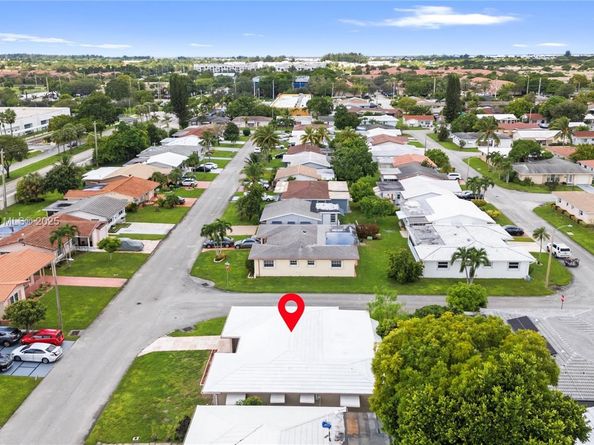 8517 NW 57th Ct, Tamarac FL 33321
