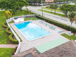 8517 NW 57th Ct, Tamarac FL 33321