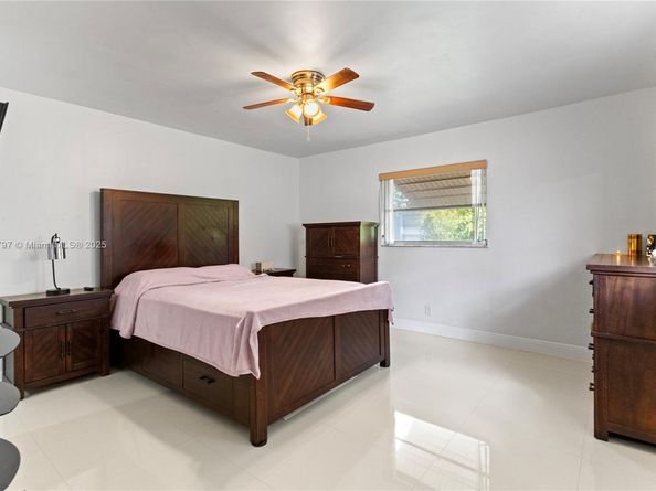 8517 NW 57th Ct, Tamarac FL 33321