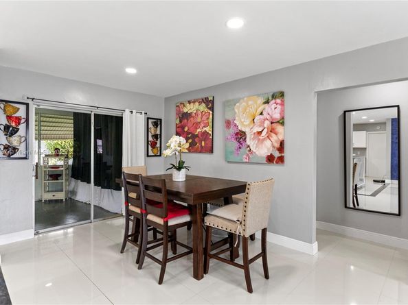 8517 NW 57th Ct, Tamarac FL 33321