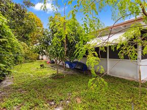 8517 NW 57th Ct, Tamarac FL 33321