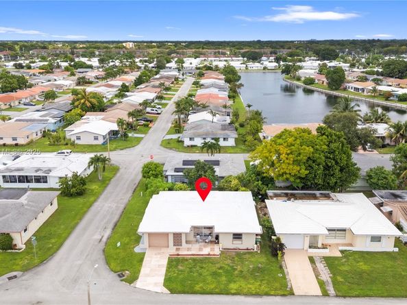 8517 NW 57th Ct, Tamarac FL 33321