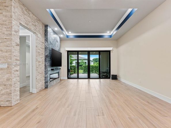 7467 S Blue Spring Dr, Parkland FL 33067