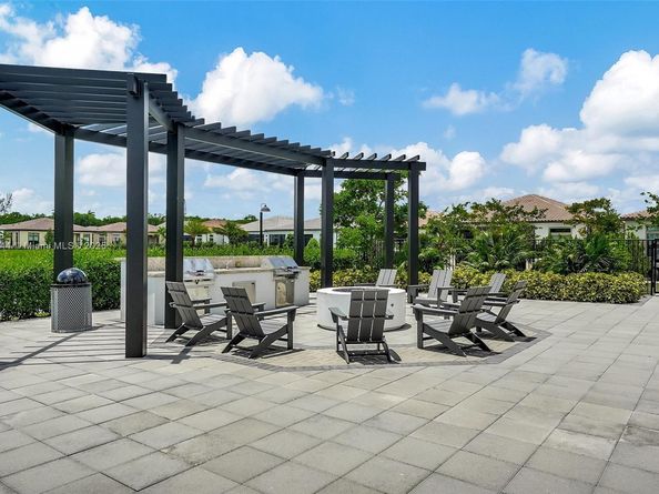 7467 S Blue Spring Dr, Parkland FL 33067