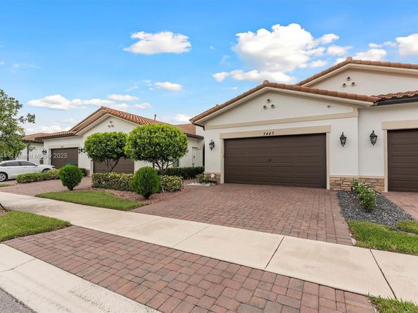 7467 S Blue Spring Dr, Parkland FL 33067