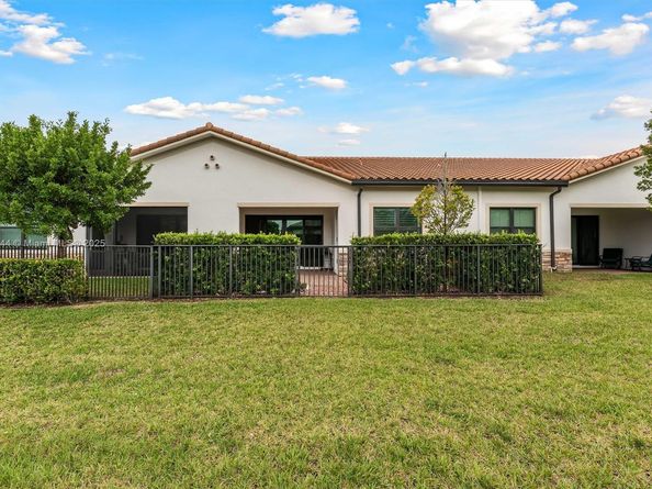 7467 S Blue Spring Dr, Parkland FL 33067