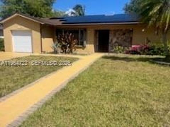 11041 SW 166th Ter, Miami FL 33157