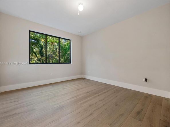 2805 Freeman St, Miami FL 33133
