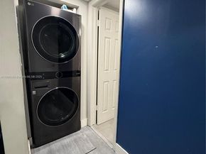 11058 NW 38th St, Sunrise FL 33351