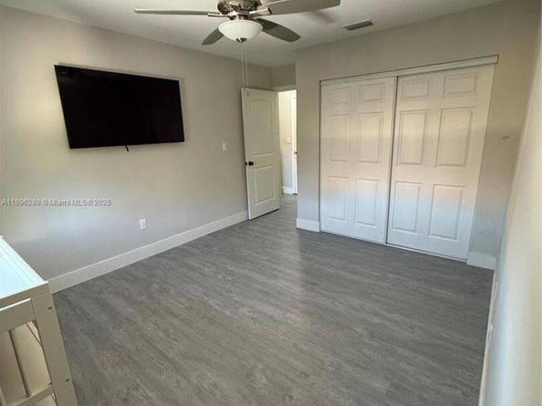 11058 NW 38th St, Sunrise FL 33351