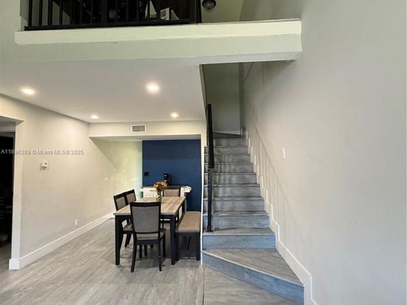 11058 NW 38th St, Sunrise FL 33351