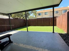 11058 NW 38th St, Sunrise FL 33351