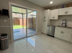 11058 NW 38th St, Sunrise FL 33351
