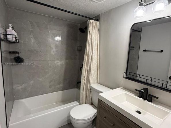 11058 NW 38th St, Sunrise FL 33351