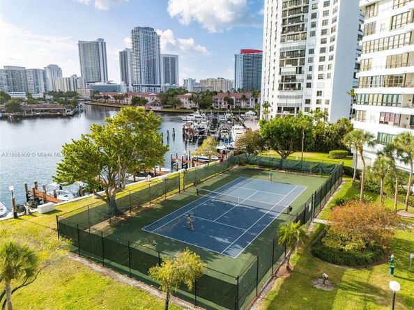 2500 Parkview Dr 1502, Hallandale Beach FL 33009