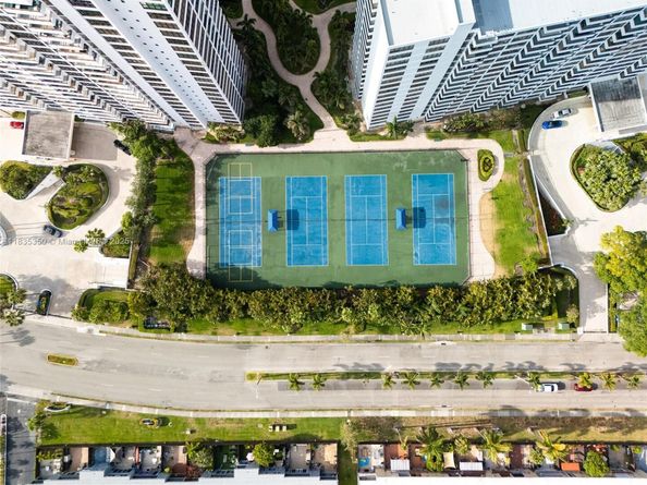2500 Parkview Dr 1502, Hallandale Beach FL 33009
